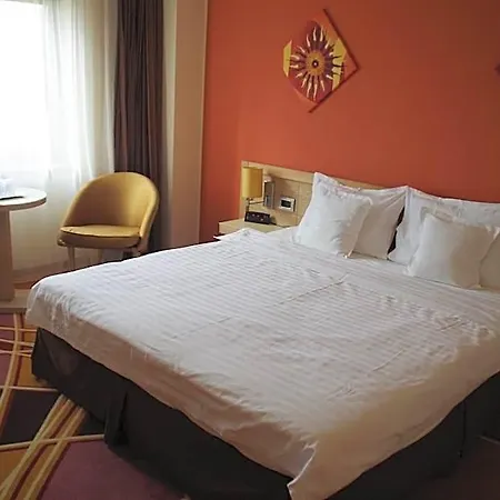 Mari Hotell