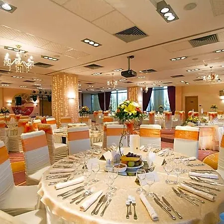 Hotell Mari 4*